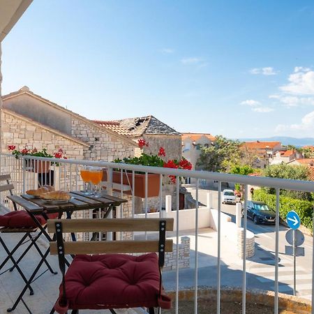 Apartment Nona - Center, 150 Meters From The Beach Supetar Exteriör bild