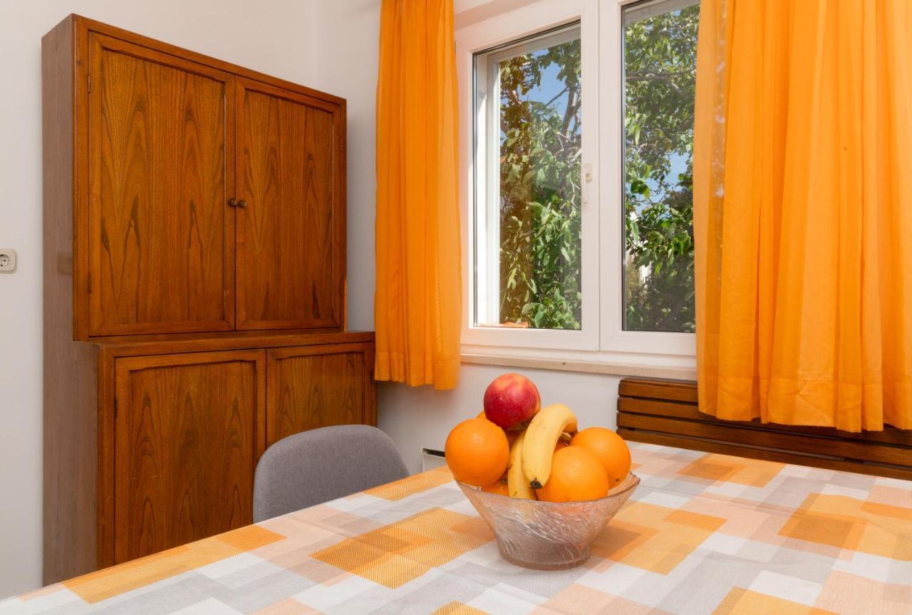 Apartment Nona - Center, 150 Meters From The Beach Supetar Exteriör bild